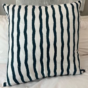 Laura Parks Blue and White fun stripe pillow .  New - no tag - cover only
